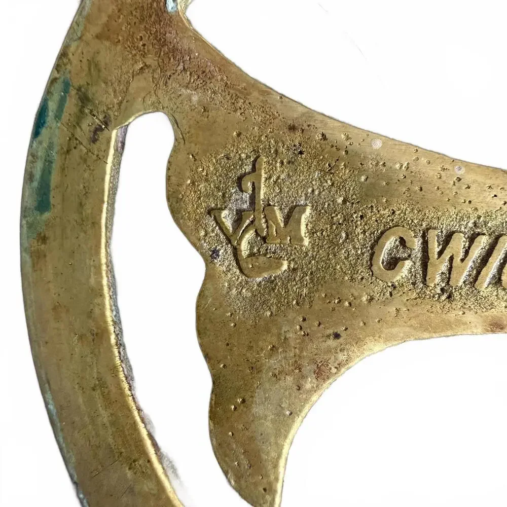Vintage Colonial Williamsburg Queen Anne Cypher solid brass footed‎ trivet
